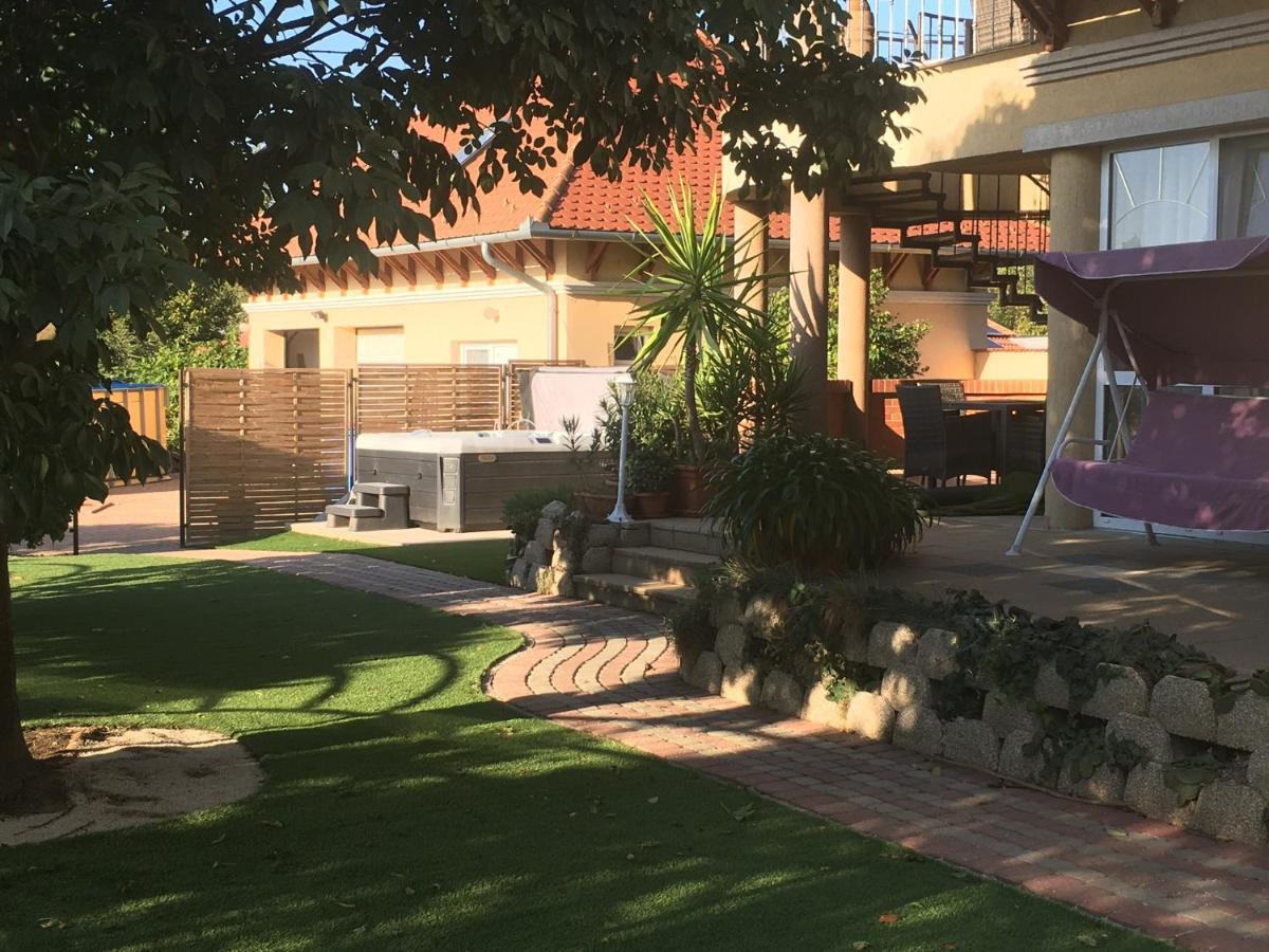 Szabo Vendeghaz Zamardi Villa Buitenkant foto