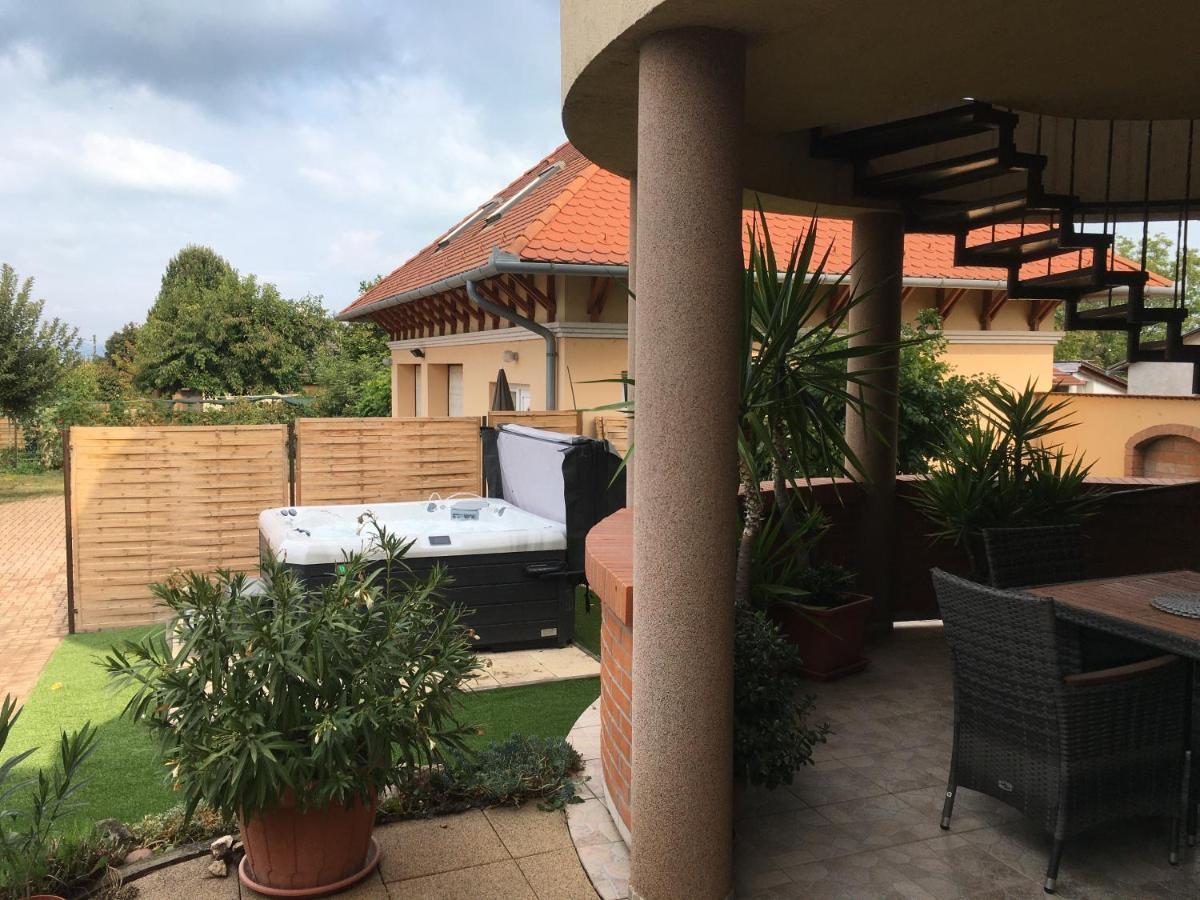 Szabo Vendeghaz Zamardi Villa Buitenkant foto