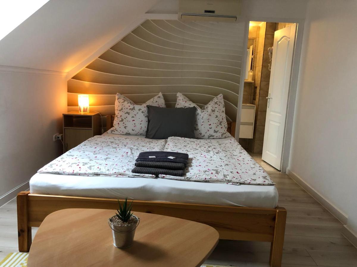 Szabo Vendeghaz Zamardi Villa Buitenkant foto